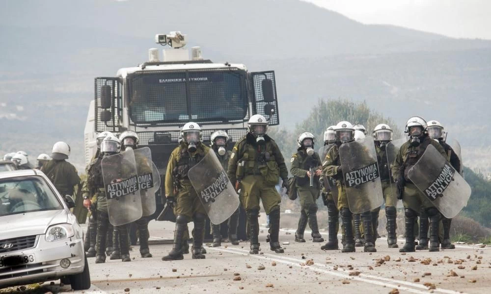 Eθνική ντροπή: Η Ελληνική Κυβέρνηση συνέλαβε ΟΥΚάδες! - Συμμετείχαν στα επεισόδια στη Μαλακάσα